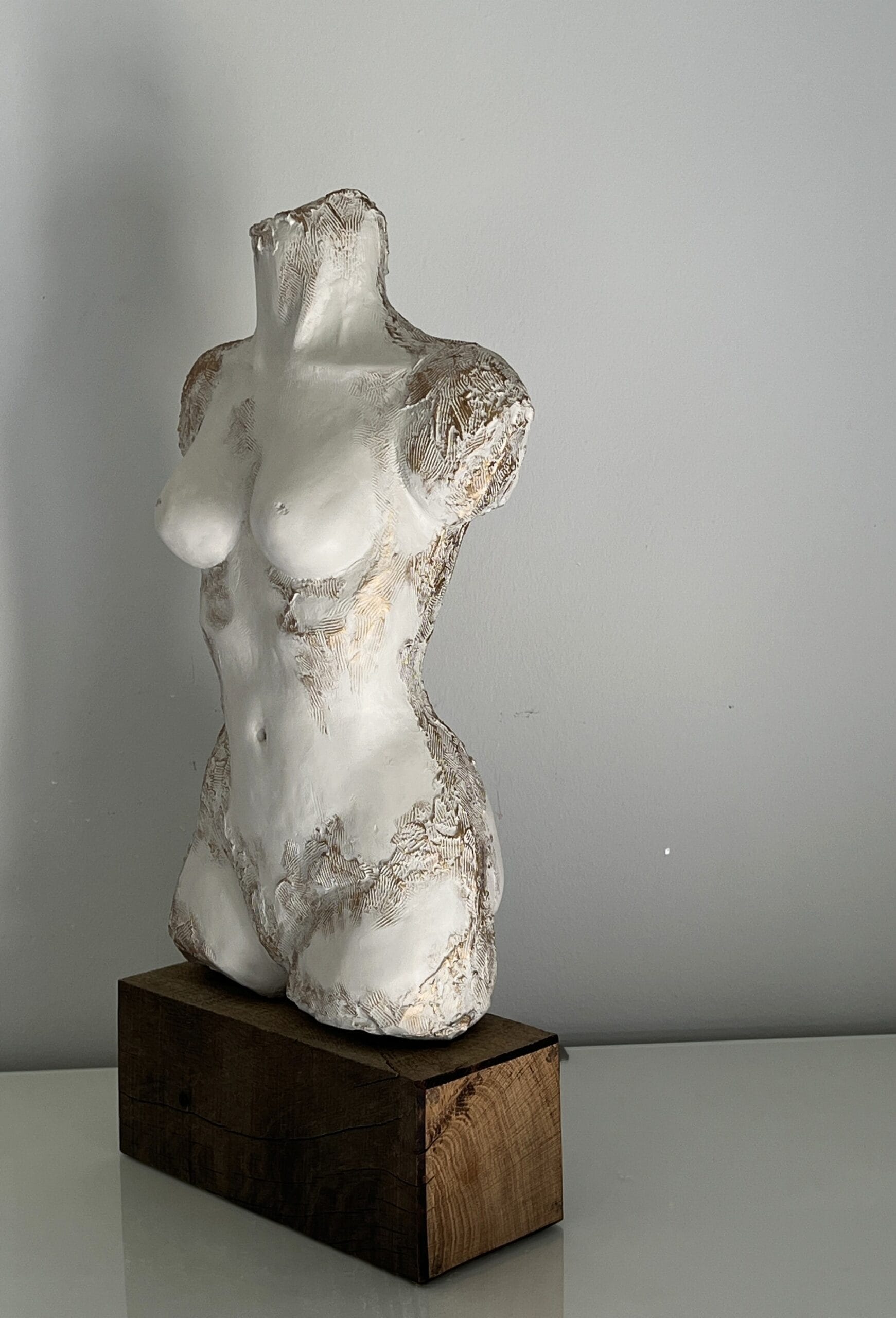 Feminine Essence. Sculpture Torso by Lana Ritter. Limited Edition 8 – Bild 3
